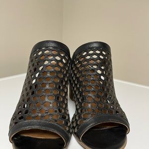 Bueno honeycomb mesh black sandals with heel. Super comfy!